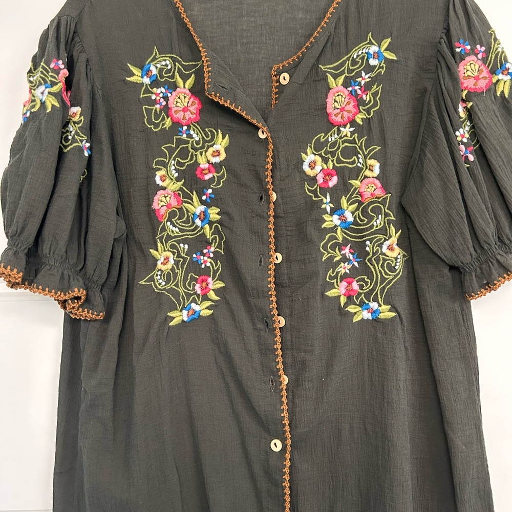 CHASING UNICORNS / tight for a 40 D .., more a perfect M than an L … but omg …